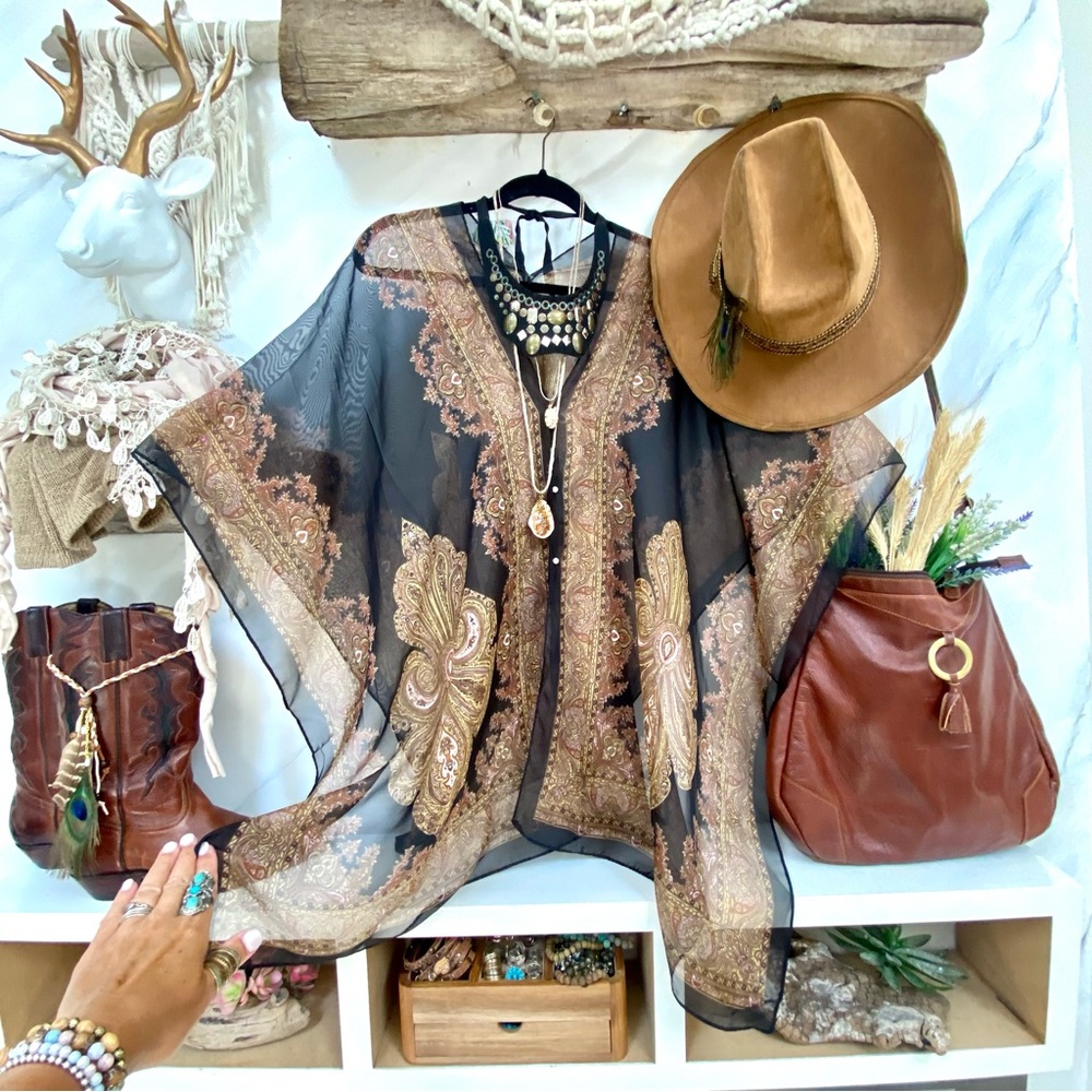 Stunning Gypsy CAFTAN/Cape/blouse multifunctional breezy & sheer summer vibe